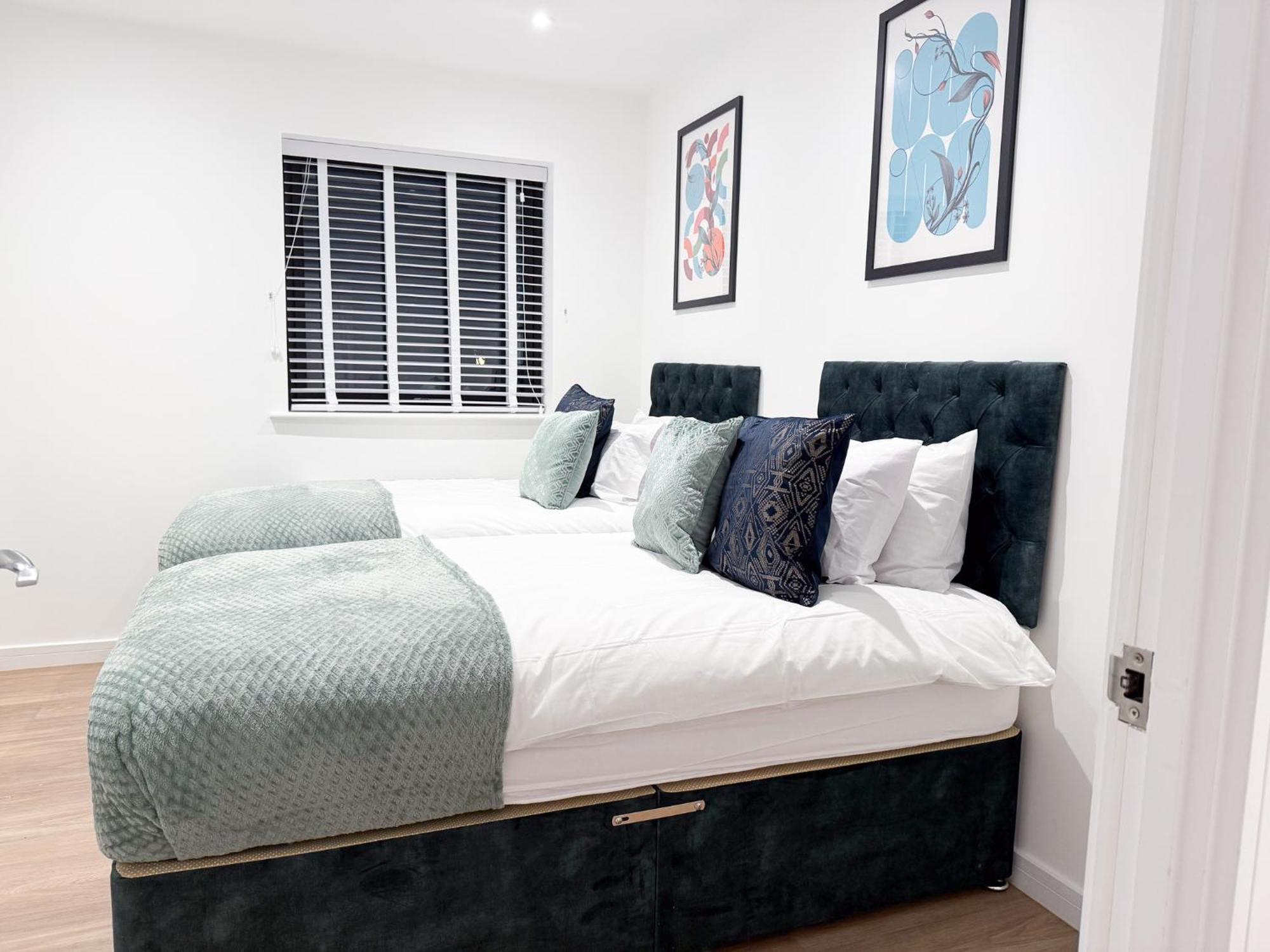 Spacious Modern 1 Bed Apartments In St Neots - Perfect For Contractors & Professionals - Free Parking - Wifi - Fully Equipped Kitchen - Smart Tv Ideal For Work Stays And Long Projects Ngoại thất bức ảnh