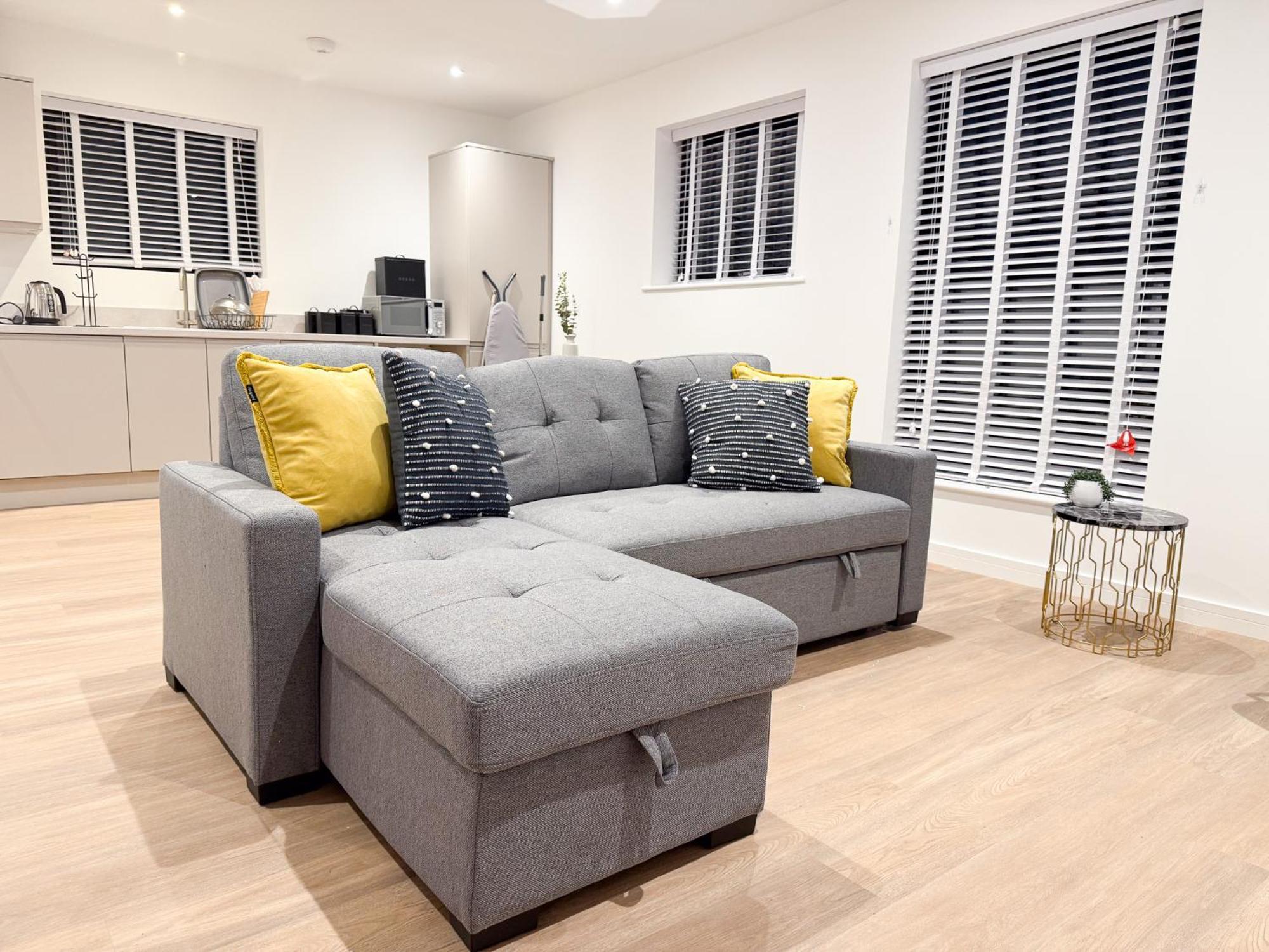 Spacious Modern 1 Bed Apartments In St Neots - Perfect For Contractors & Professionals - Free Parking - Wifi - Fully Equipped Kitchen - Smart Tv Ideal For Work Stays And Long Projects Ngoại thất bức ảnh