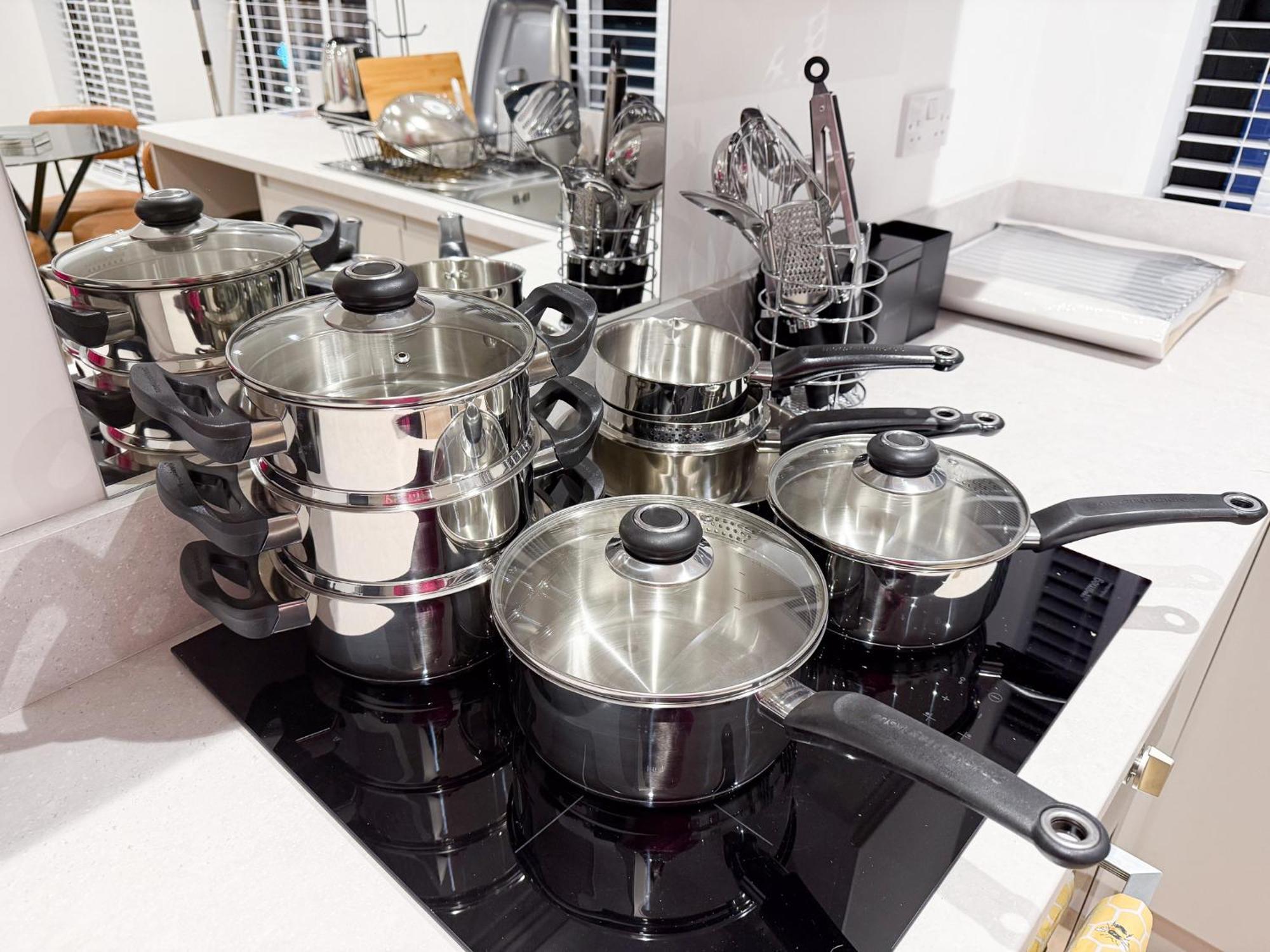 Spacious Modern 1 Bed Apartments In St Neots - Perfect For Contractors & Professionals - Free Parking - Wifi - Fully Equipped Kitchen - Smart Tv Ideal For Work Stays And Long Projects Ngoại thất bức ảnh