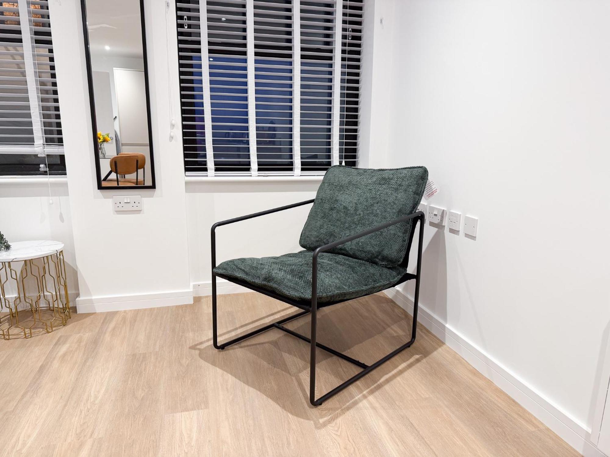 Spacious Modern 1 Bed Apartments In St Neots - Perfect For Contractors & Professionals - Free Parking - Wifi - Fully Equipped Kitchen - Smart Tv Ideal For Work Stays And Long Projects Ngoại thất bức ảnh